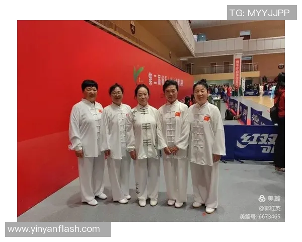 高档太极表演绣花服展现传统文化之美与现代时尚的完美结合 高档太极表演绣花服展现传统文化之美与现代时尚的完美结合