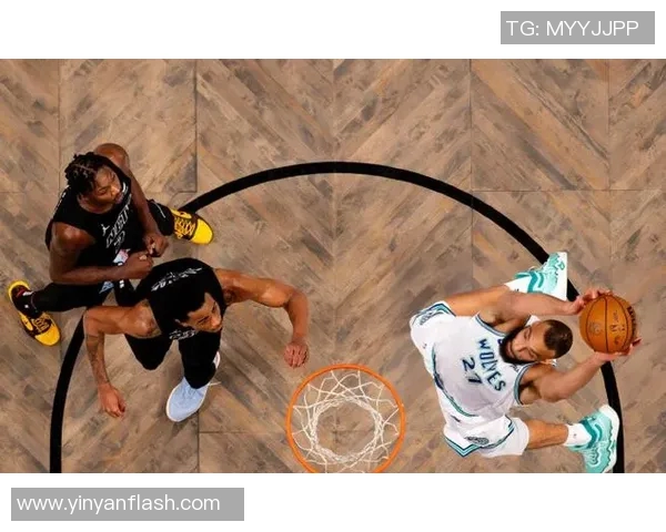 爵士球员鲁迪·戈贝尔获得NBA最佳防守球员称号，展现卓越防守实力