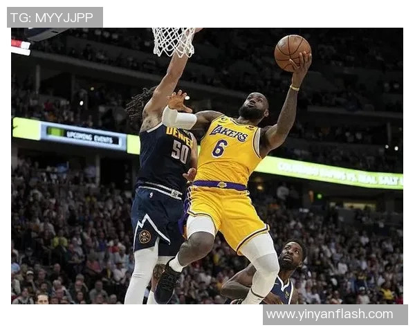 詹姆斯在比赛中再次砍下三双，率队取得胜利，成为球队最强王牌